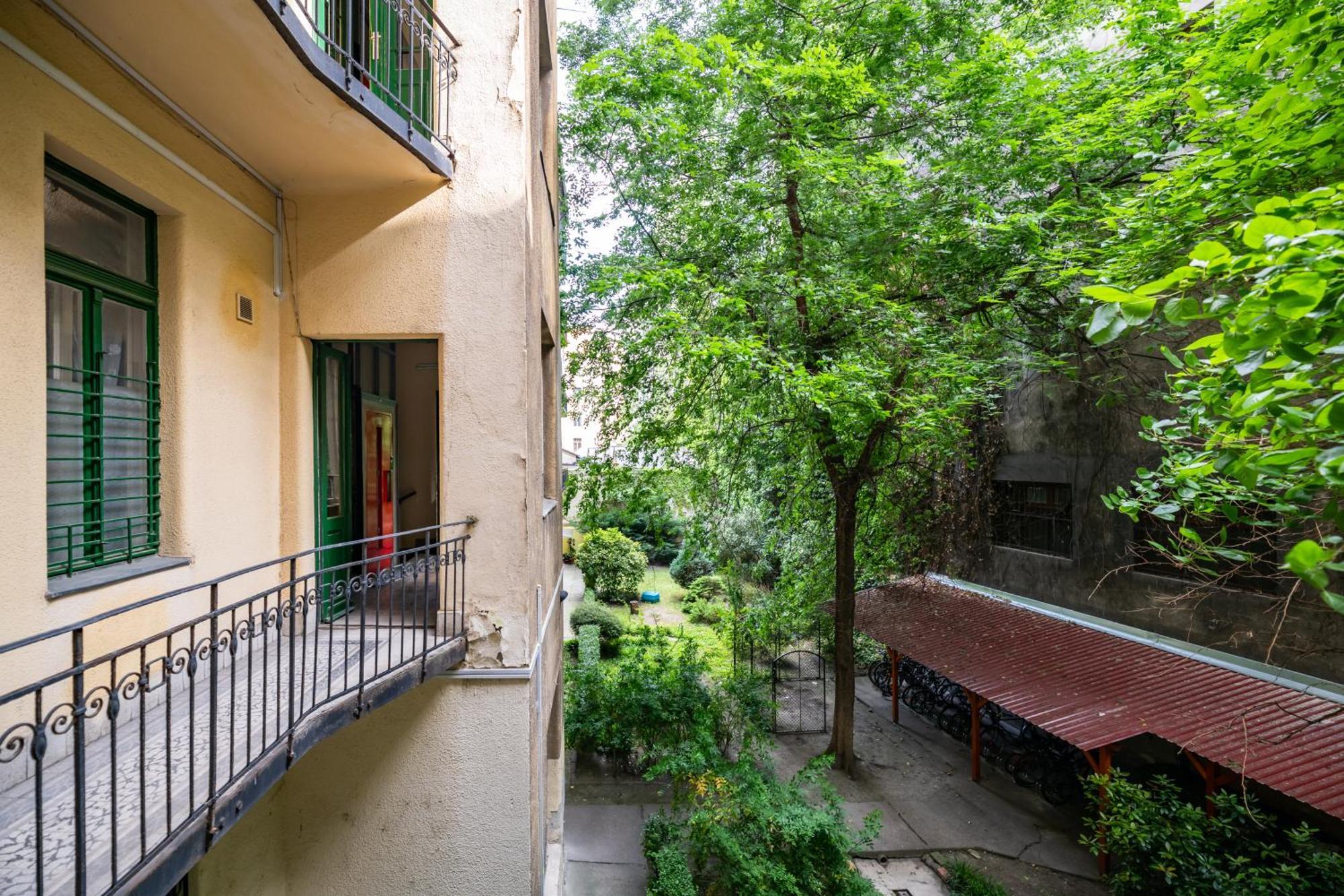 Jungle Aesthetics Downtown Apartman Aircon And Garage Parking Budapešť Exteriér fotografie